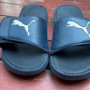 Men’s puma sandals/flip flops